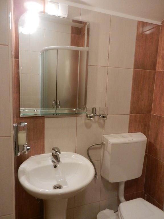 Guesthouse Ellite Požarevac Habitación foto